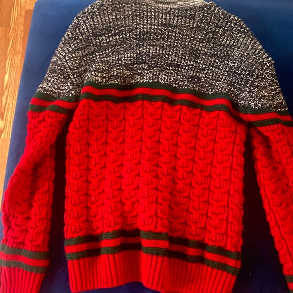 Great sweater - Picture 2 of 3